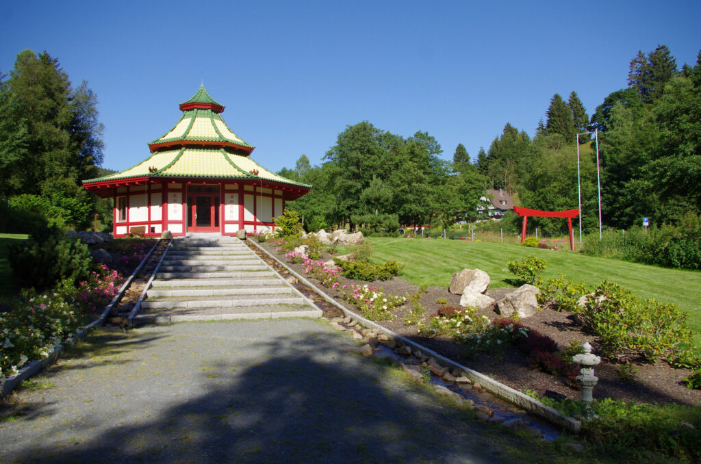 Pagode und Kräutergarten im Kräuter-Erlebnispark Altenau