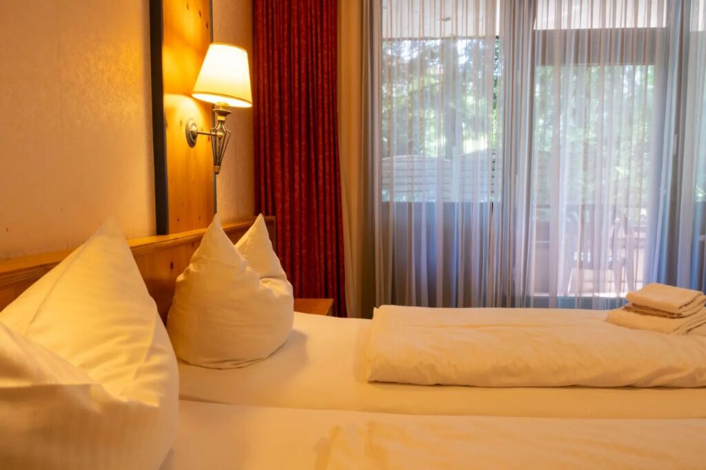 Doppelzimmer Standard – Bild 3