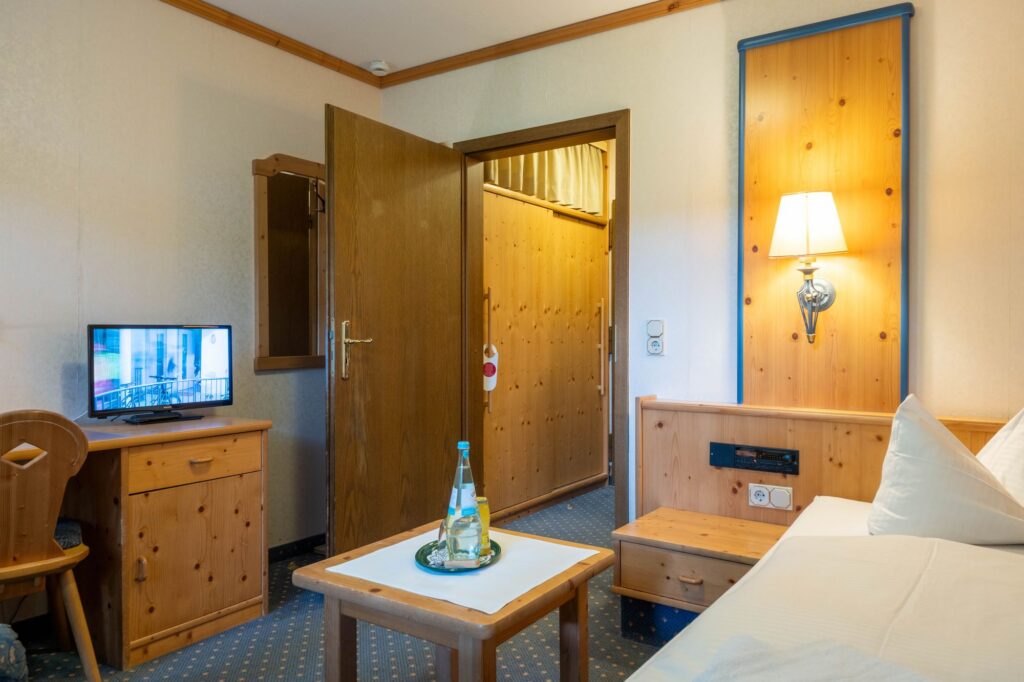 Einzelzimmer teilweise mit Balkon – Bild 3
